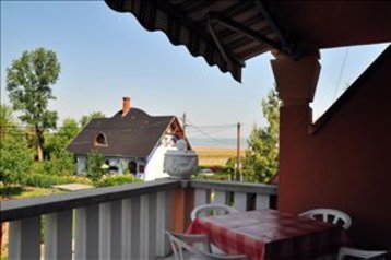 Hungrie Privát Balatonmáriafürdő, Extérieur